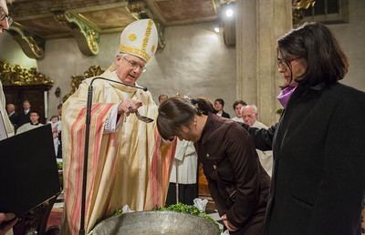 Die Taufe ist in jedem Alter möglich – auch für Erwachsene. 